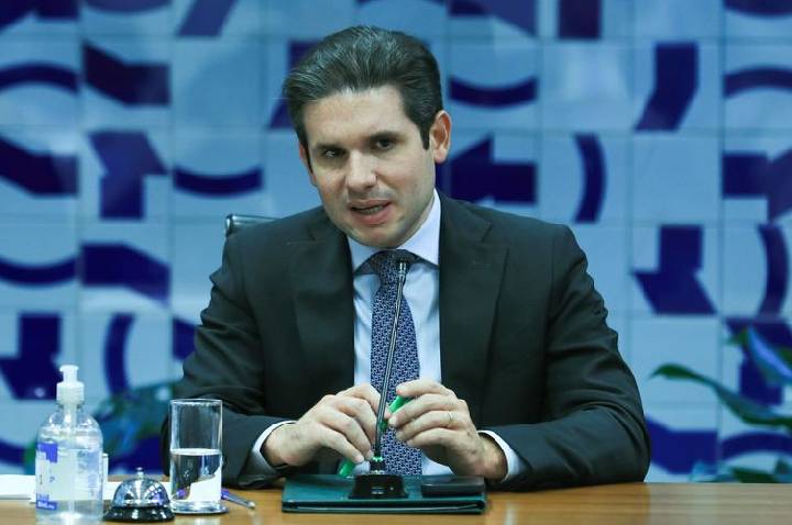 Motta mantém votação do PL Antifacção mesmo com críticas do governo