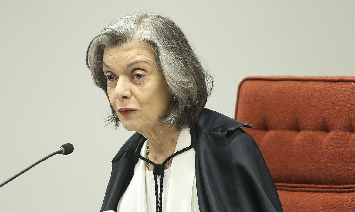 Cármem Lúcia autoriza abertura de inquérito contra Ricardo Salles.