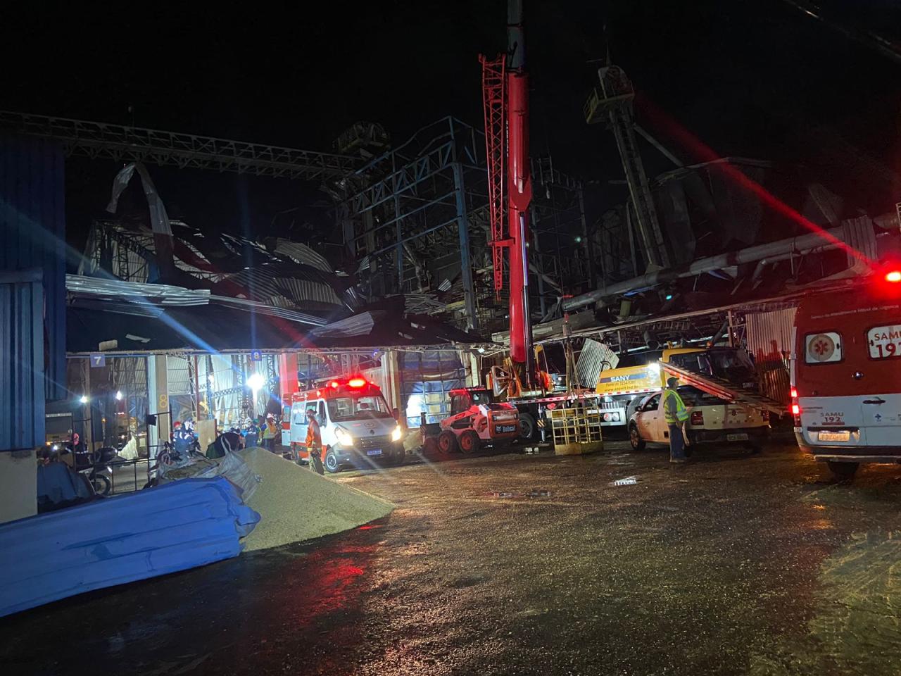 Após 8 horas de buscas, trabalhador é resgatado com vida em silo de cooperativa de Palotina