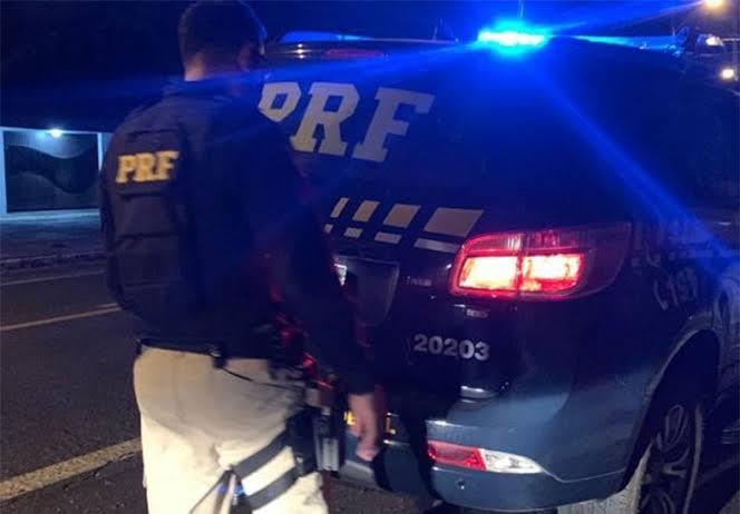 Após sofrer ameaças do tio, adolescente caminha 25km para morar com a vó no Paraná