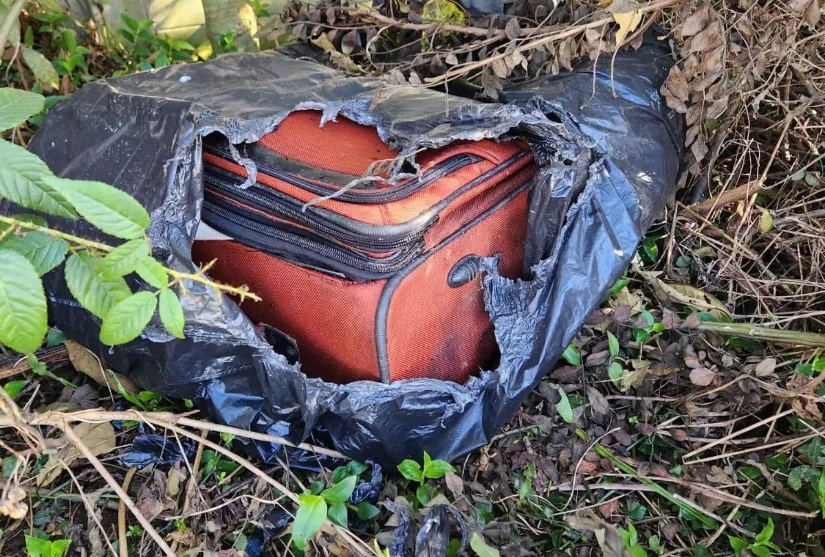 Corpo é encontrado dentro de mala de viagem abandonada no Paraná