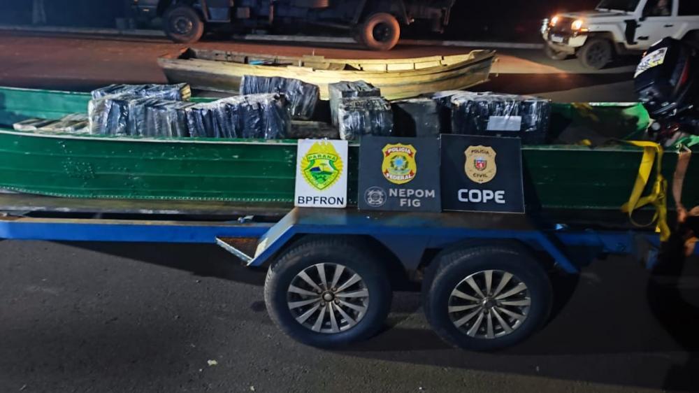 Duas embarcações são apreendidas com mais de meia tonelada de drogas em Foz do Iguaçu