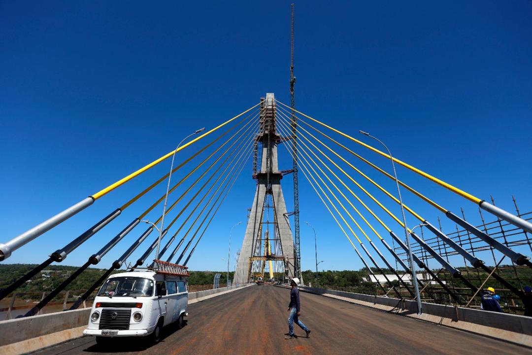 Nova ponte entre Brasil e Paraguai está pronta, mas não pode ser usada por falta de acesso