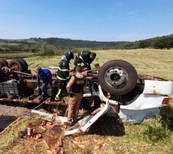 Região: Trabalhadores morrem em acidente de caminhão na PR-239