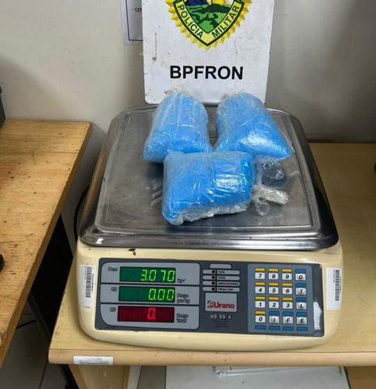 BPFRON apreende 3 kg de substância análoga a metanfetamina na cidade de Foz do Iguaçu