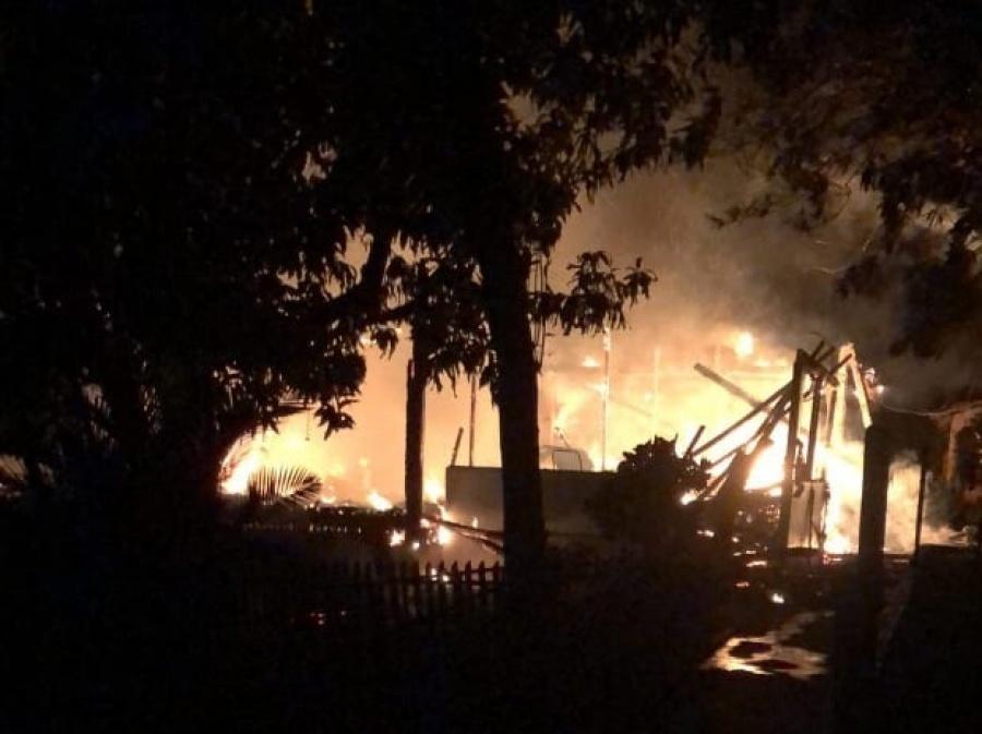 Casa pega fogo e idosa morre carbonizada em Vila Nova, interior de Toledo