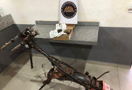 Em Cascavel: Polícia apreende maconha e chassi em residência