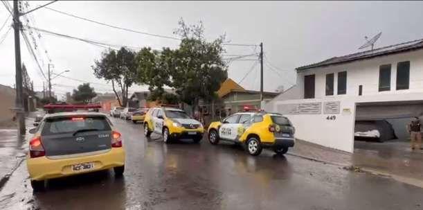 Homem é baleado após tentar furtar carro de policial militar, diz PM