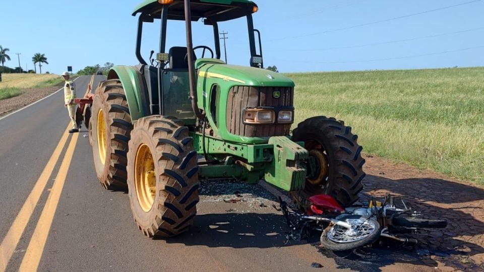 Motociclista é atingido por trator e morre no Paraná