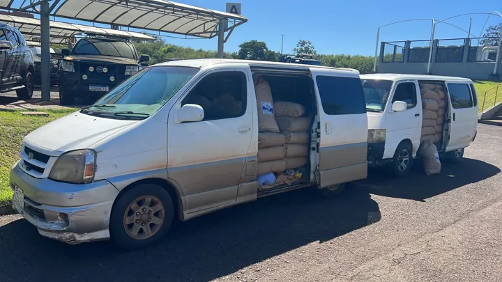 Polícia Federal Apreende 5,5 Toneladas de Produtos Alimentícios Contrabandeados em Foz do Iguaçu