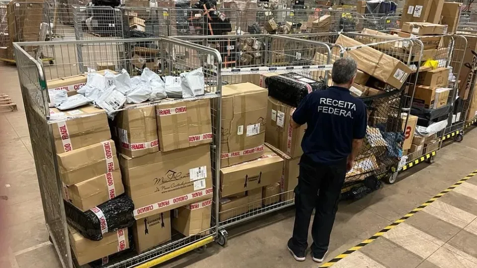 Receita Federal apreende R$ 200 mil em mercadorias em Cascavel