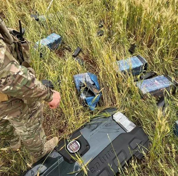 Traficante perde fardos de maconha durante fuga em Cascavel