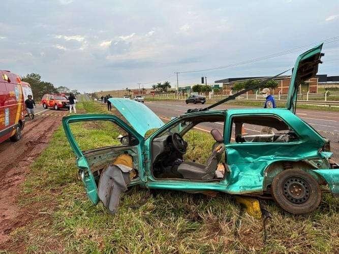 Três pessoas ficam feridas em grave acidente na PR-323