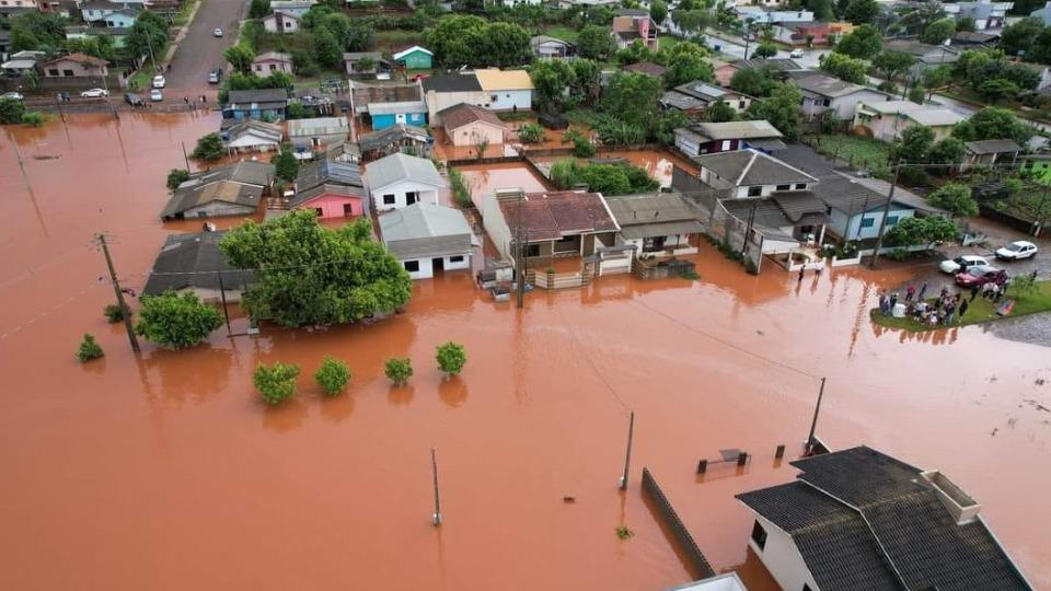Alagamentos deixam famílias desabrigadas em Santa Izabel do Oeste; veja imagens