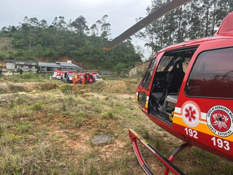 Ataque a tiros durante negociação de imóvel deixa pai e dois filhos mortos em SC