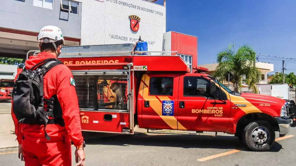Bombeiros do Paraná vão ajudar na busca por desaparecido de balsa no Rio Uruguai