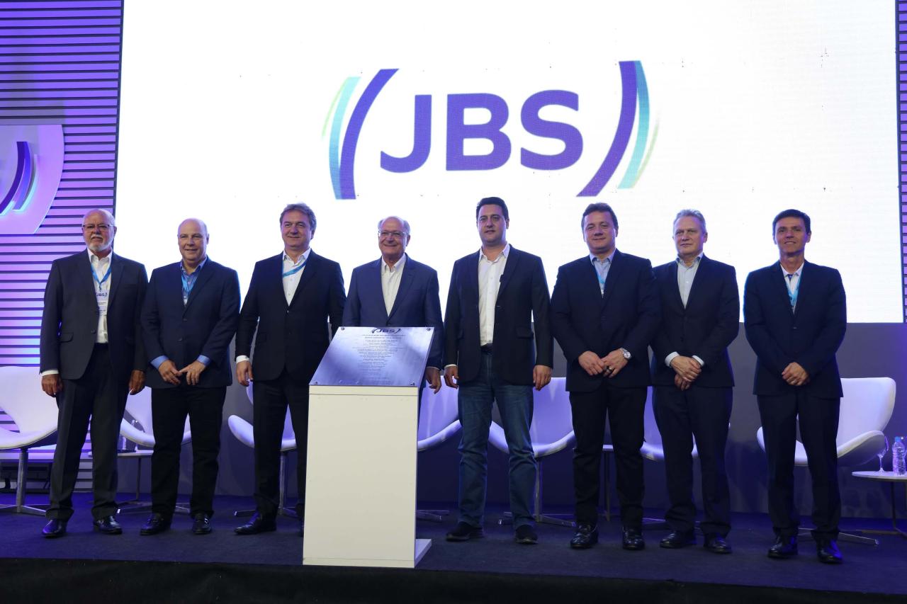 Com investimento de R$ 1 bilhão, JBS inaugura duas novas unidades em Rolândia