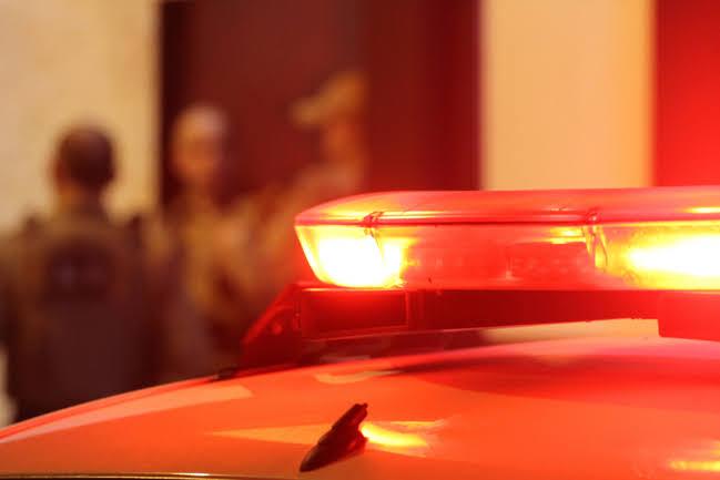 Criança de 12 anos é encontrada em motel com homem de 45 anos; 2 são presos