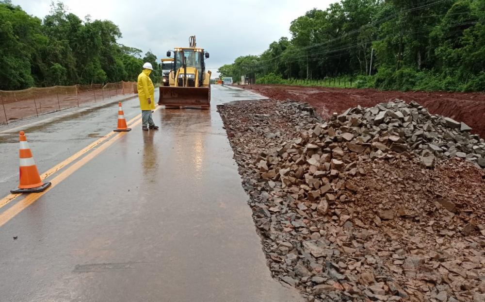 Deslizamento causa interdição parcial da Br-469