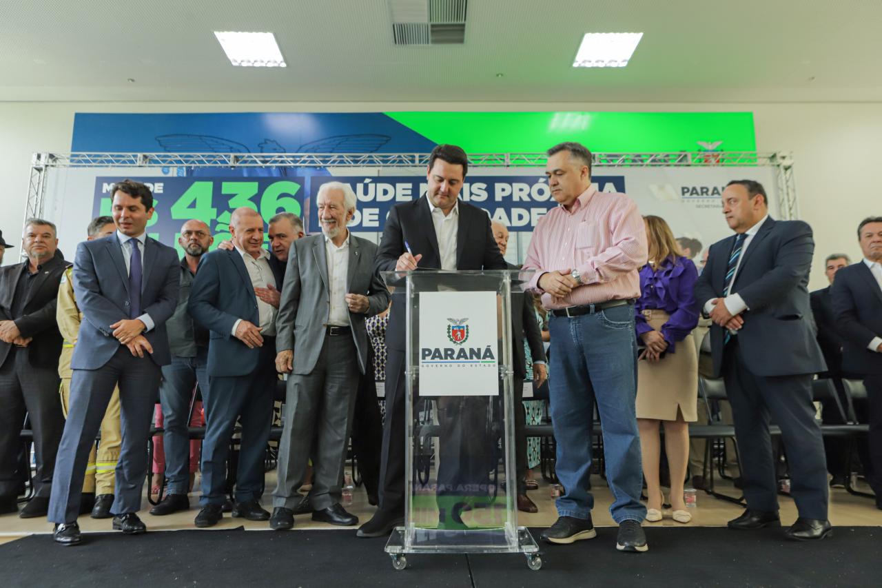 Governador libera mais R$ 403 milhões para a saúde e entrega novos carros e ambulâncias