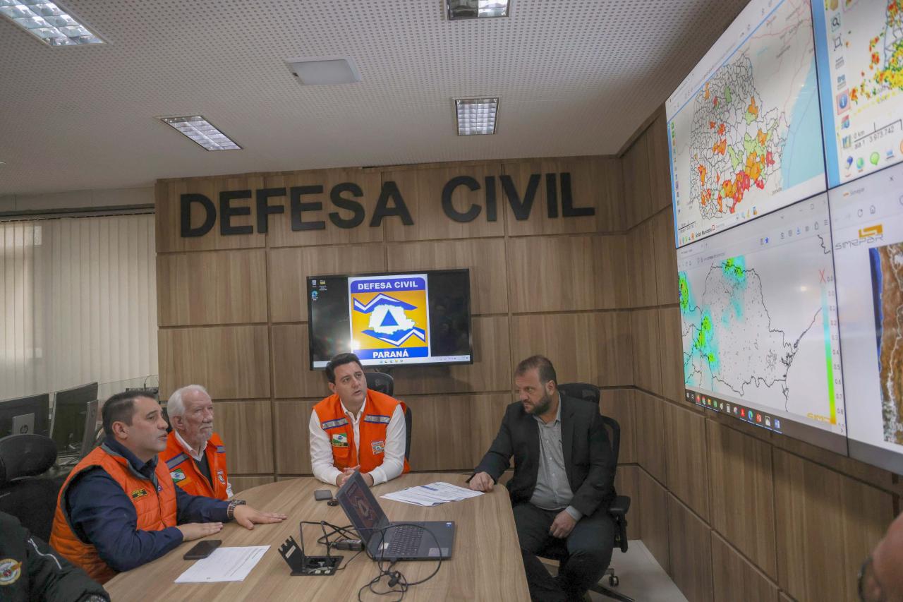 Governador libera R$ 1,6 milhão para apoio imediato a desabrigados e desalojados pelas chuvas no Paraná