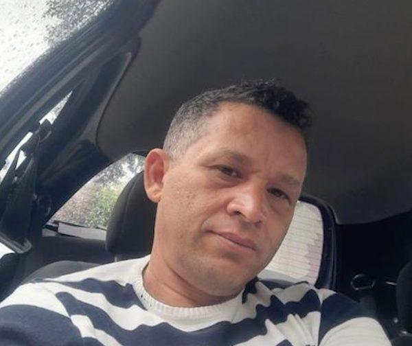 Homem é morto a facadas pelo ex-marido da namorada no Paraná, diz PM