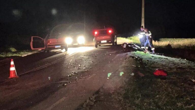 Jovem morre em acidente entre picape e moto na PR-484, no Paraná
