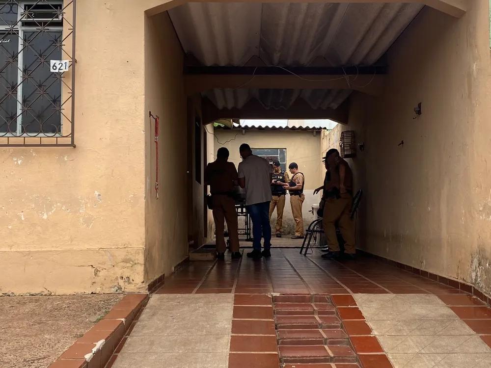 Mulher mata marido a facadas após discussão em Londrina, afirma PM