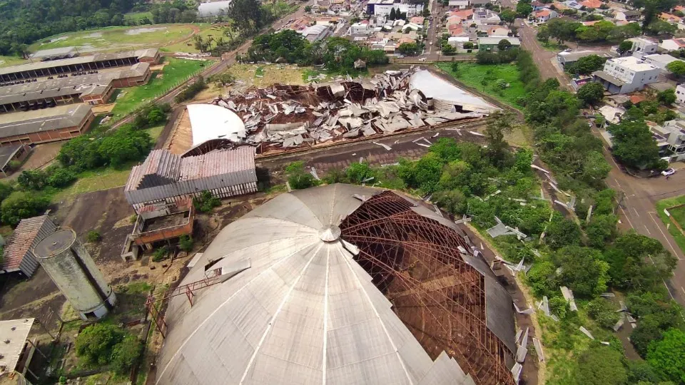 Município publica decreto de situação de emergência após passagem de tornado