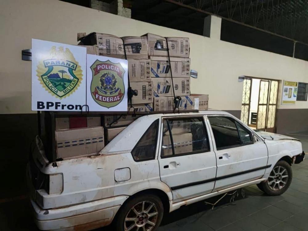 PF e BPFRON/PMPR apreendem veículo carregado com cigarros contrabandeados em em Guaíra