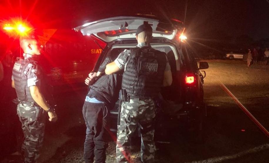 Ação rápida da PM resulta na prisão de 4 homens após tentativa de roubo em Foz do Iguaçu; Veja o vídeo