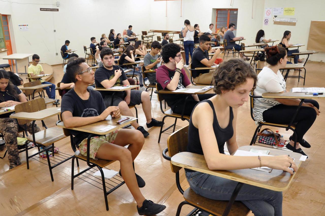 Alunos afetados pelas chuvas no Paraná podem solicitar reaplicação das provas do Enem