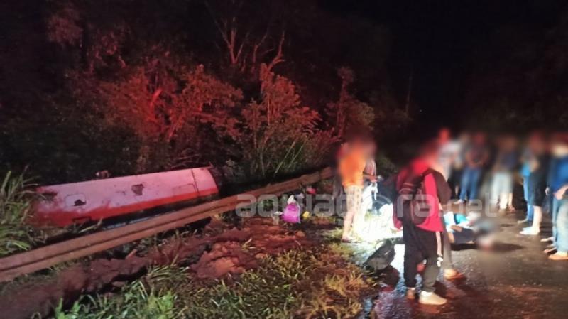 Capotamento de ônibus deixa diversos feridos na rodovia em Porto Mendes