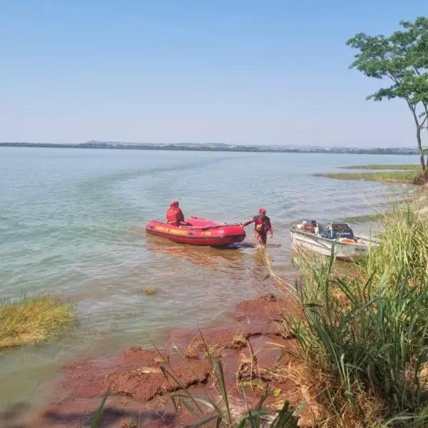 Corpo de ex-vereador que desapareceu após embarcação virar em rio no norte do Paraná, é encontrado