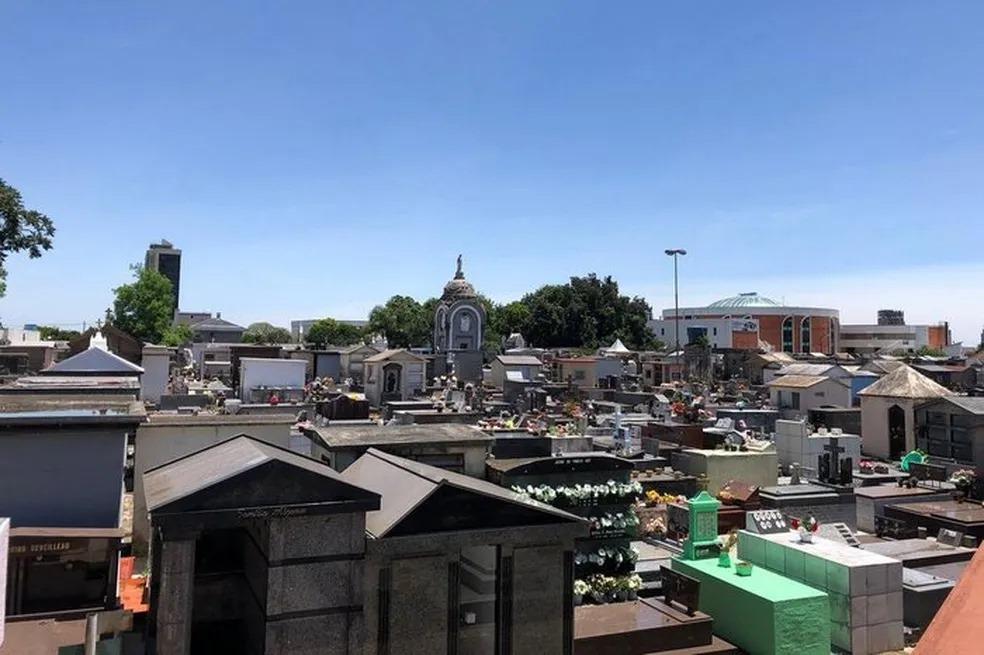 Corpo é enterrado com a identidade errada no RS e família descobre pela internet que jovem está vivo