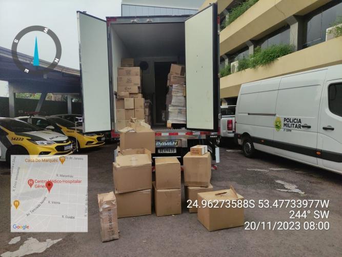 Em Cascavel, PMPR apreende caminhão carregado com mais de 2 mil celulares contrabandeados