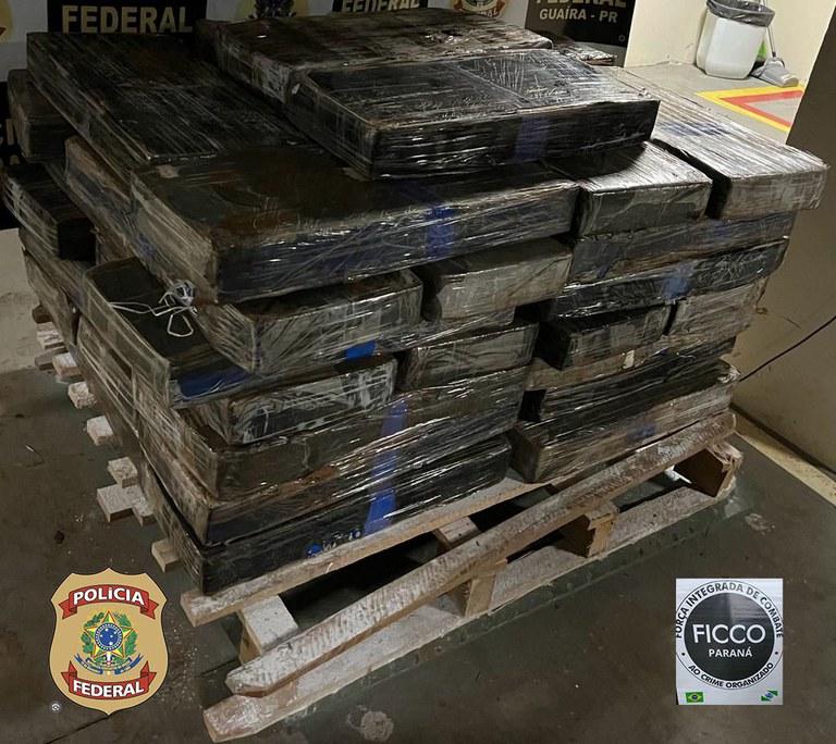 FICCO-PR e BPFRON realizam prisão de 2 pessoas com mais de 500kg de maconha