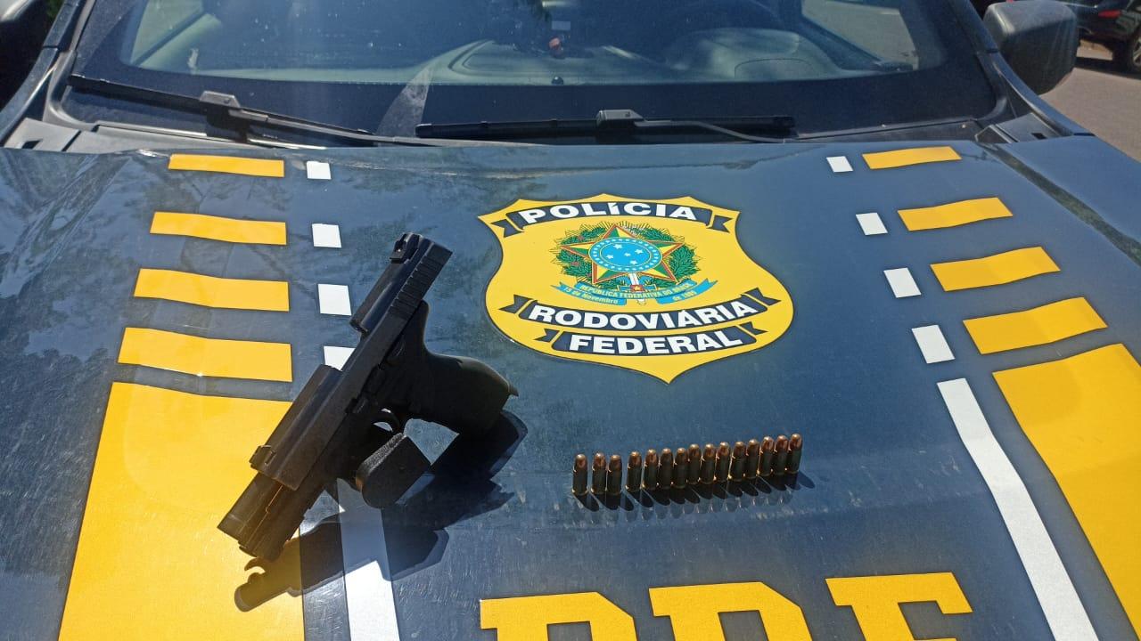Morador de Terra Roxa é detido pela PRF transportando arma sem registro e munições