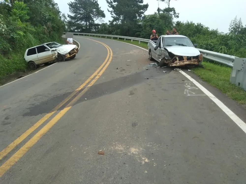 Picape carregada com meia tonelada de maconha se envolve em acidente na PR-364, diz polícia