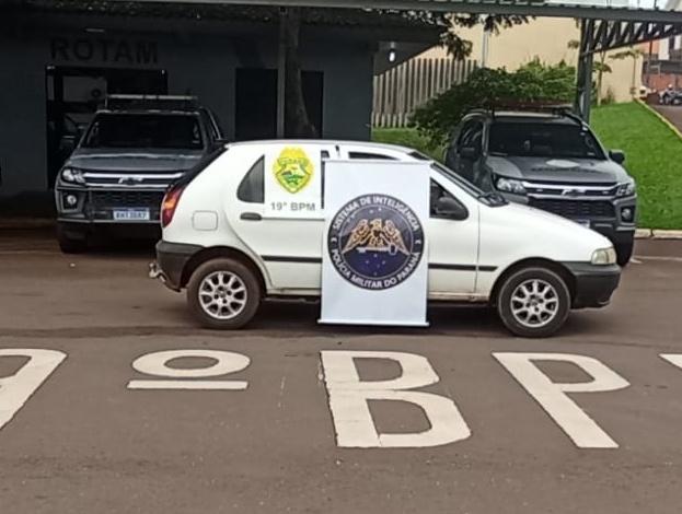 Três pessoas são presas em Toledo, com carro roubado e arma de fogo