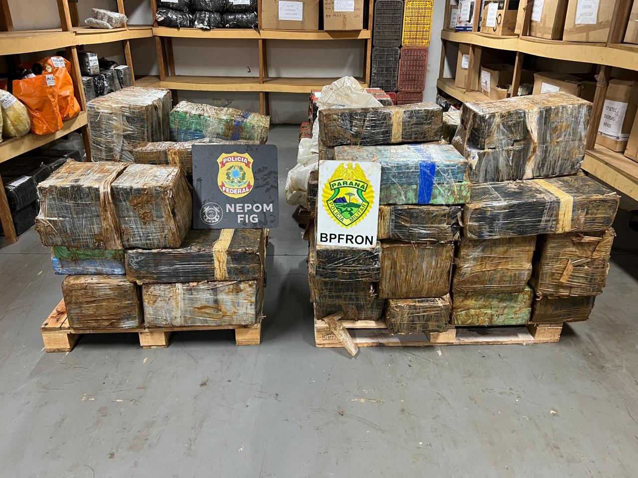 BPFRON E NEPOM/PF apreendem 1,2 Tonelada de maconha em Foz do Iguaçu/PR.