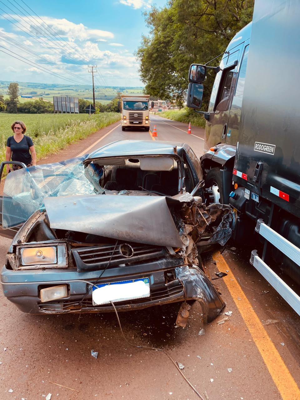 Carro carregado com maconha se envolve em acidente na PR-317