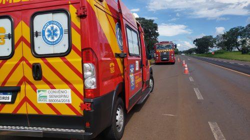 Casal fica ferido em queda de moto na rodovia BR-277