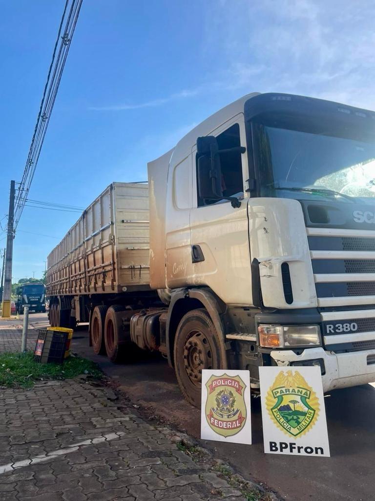 Em ações distintas, PMPR apreende mais de 1,2 tonelada de drogas, 2 armas de fogo e 900 caixas de cigarros contrabandeados