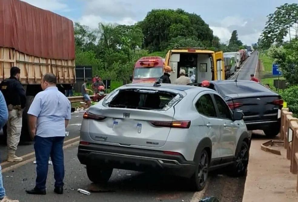 Jovem morre após acidente envolvendo quatro carros em rodovia de Mundo Novo