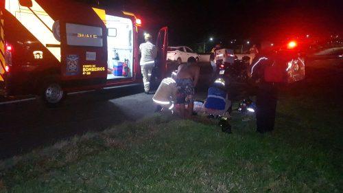 Motociclista é socorrida na PRc-467 ao se envolver em acidente na rodovia