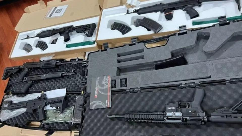 PF faz megaoperação contra grupo que vendeu 43 mil armas a facções brasileiras