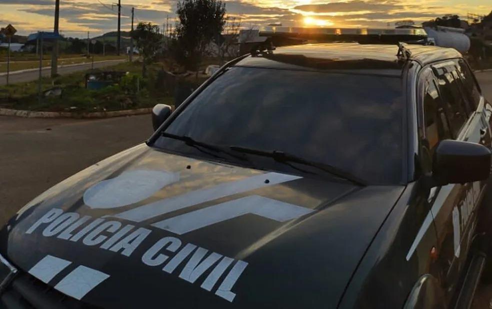 Recém-nascido é encontrado morto dentro de sacola em terreno baldio