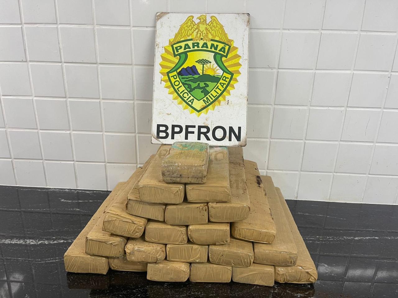 BPFRON apreende drogas em ônibus na cidade de Cascavel - PR