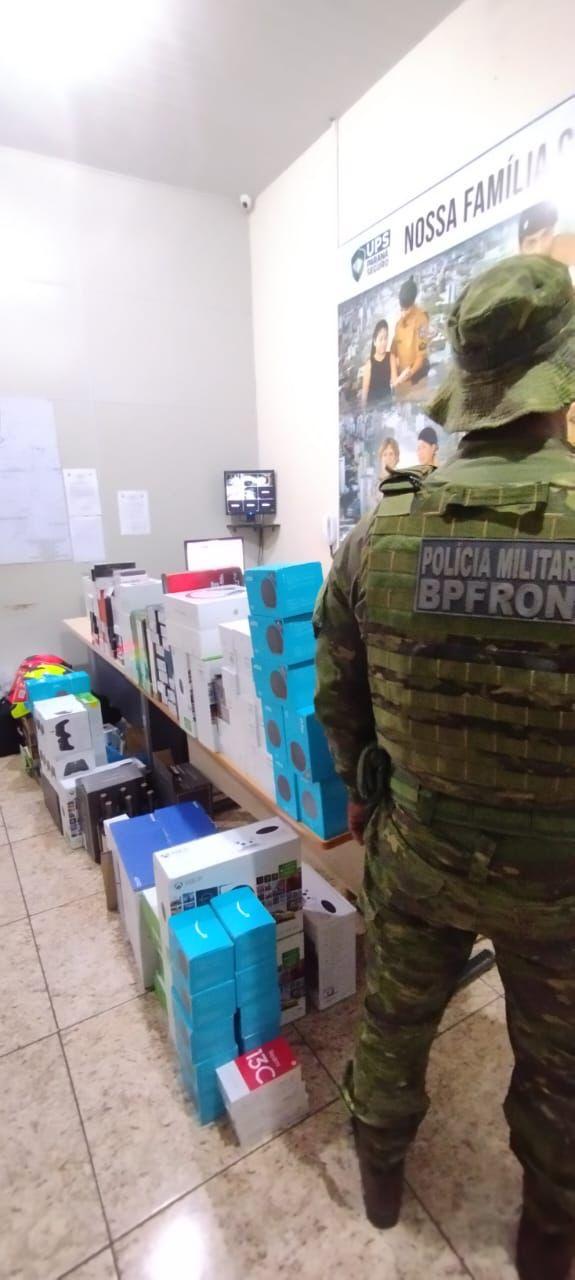 BPFRON apreende produtos estrangeiros em ônibus na cidade de Corbélia-PR